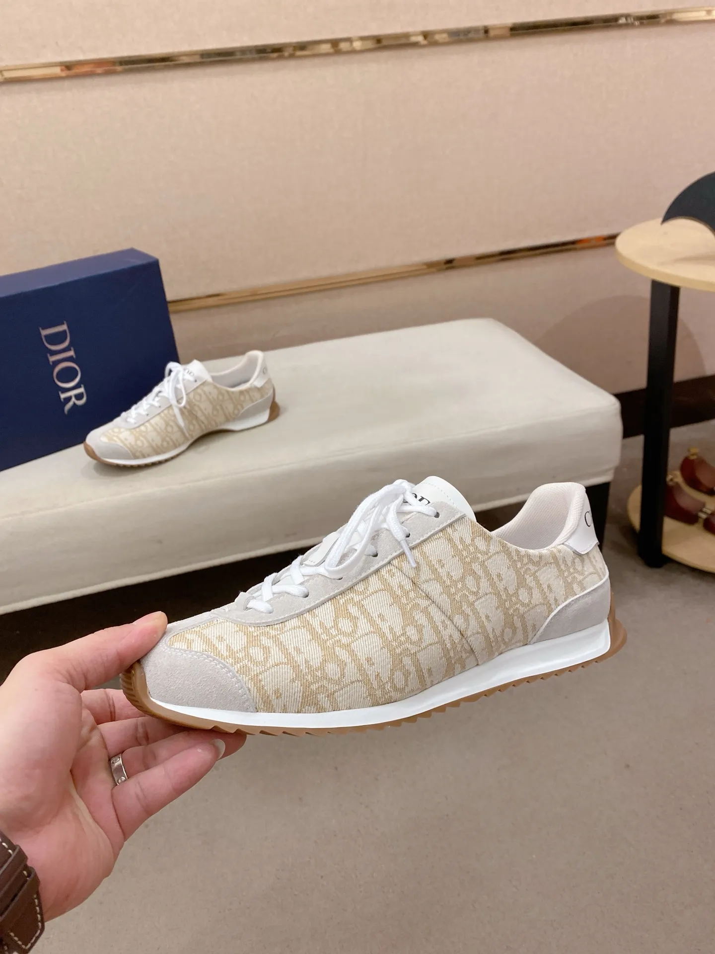 Men's shoes💰: 440💰Couple style💏 [Dior·Dior] New casual sports style men's shoes, new spring and summer design, perfect workmanship, lace-up lazy style to create wardrobe quality, upper: imported first-layer cowhide, mesh breathable lining soft and comfortable, ultra-light TPU wear-resistant outsole, simple, versatile fashion men's shoes, excellent color code number 35--44. (45,46 customized items are not returnable or exchangeable)
